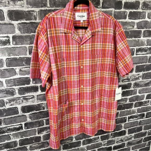 NWT Corridor NYC Vibrant Pink Summer Shirt - Size L - Picture 5 of 12
